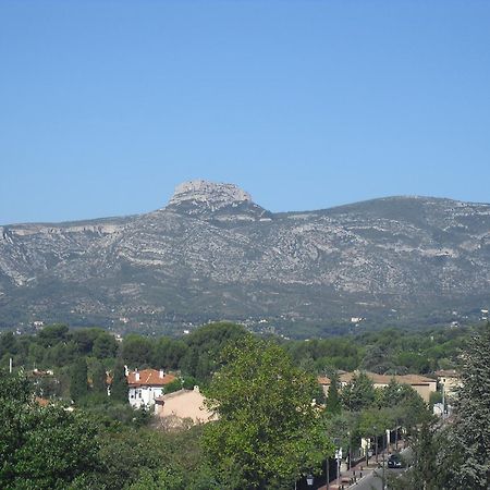 Отель Le Provence Жемено Экстерьер фото
